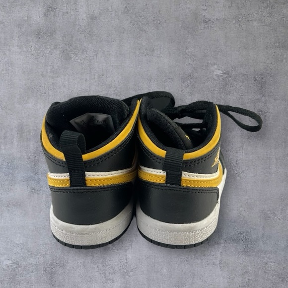 Nike Air Jordan 1 Retro Mid TD Pollen Black White 640735-177 Toddler Sz: 7c - Picture 4 of 6